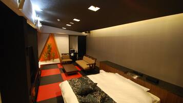 King Room with Spa Bath, Smoking