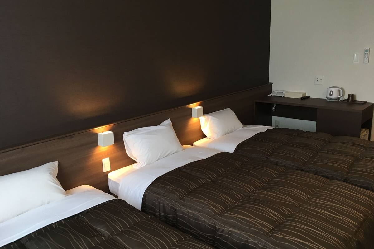 standard triple room | down duvets, free wifi