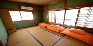 ห้องทราดิชันนัล (Japanese Style for 3 People) | Wi-Fi ฟรี, ผ้าปูที่นอน