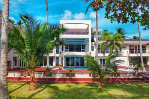 Fachada de la propiedad