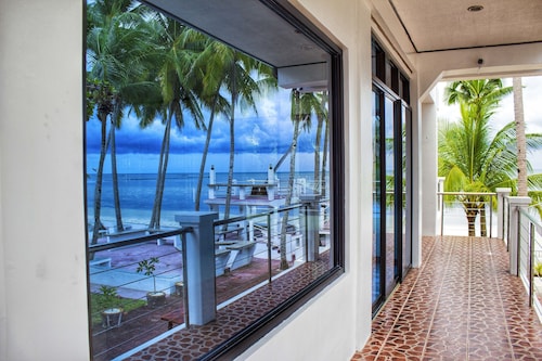 Costa Palawan Resort