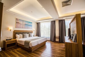 Suite « Premier » | Minibar, coffres-forts dans les chambres, décoration personnalisée