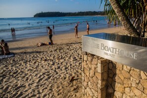On the beach - The Boathouse Phuket (Karon)