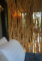 Escritorio, cunas, camas plegables/adicionales y wifi gratis 