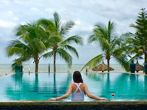 Outdoor pool - Ravenala Boutique Resort (Phan Thiet)