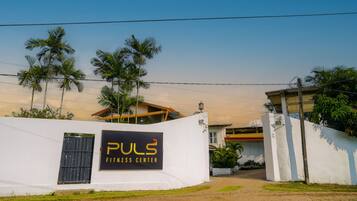 Fachada da propriedade