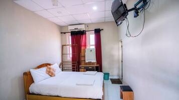 Habitación estándar con 1 cama matrimonial o 2 individuales, 1 habitación, vista al lago | Sábanas de algodón egipcio, ropa de cama de alta calidad y wifi gratis