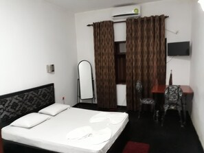 1 chambre, fer et planche à repasser, lits pliants/supplémentaires