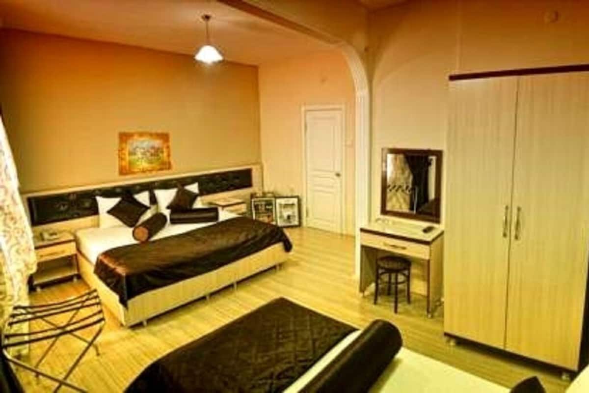 Minibar, desk, soundproofing, free WiFi