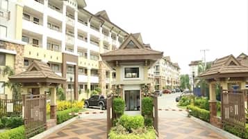 Pintu masuk properti