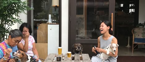 Açık havada yemek servisi