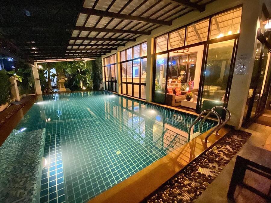 Indoor pool, outdoor pool