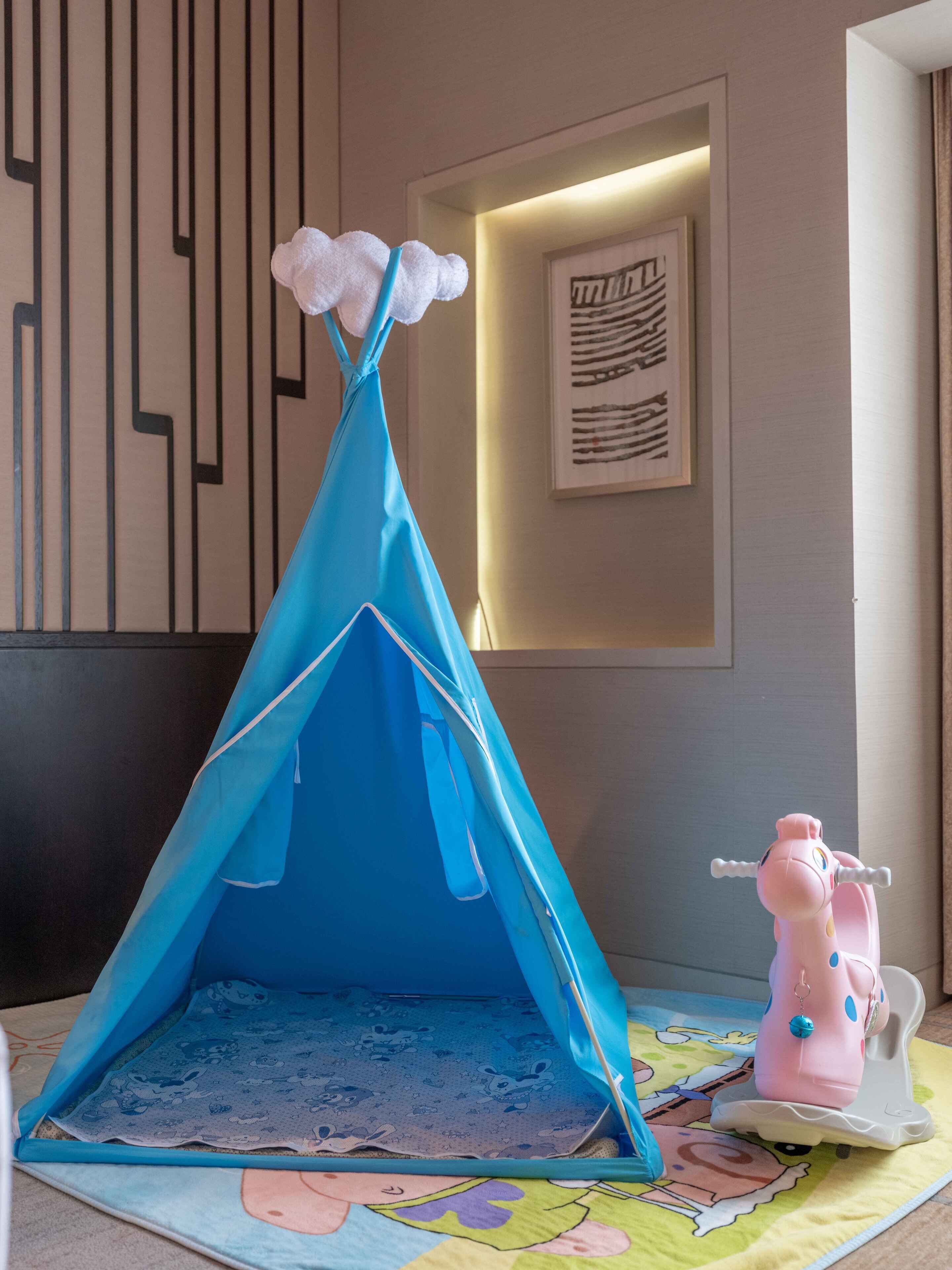 superior double room, mountain view | 1 bedroom, premium bedding, minibar, in-room safe