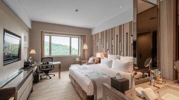 Premium-sengetøj, minibar, pengeskab på værelset, skrivebord