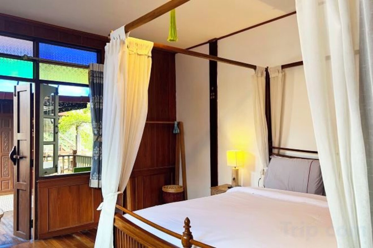 Blackout curtains, soundproofing, free WiFi, individually decorated