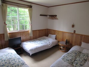 Triple Room, Shared Bathroom