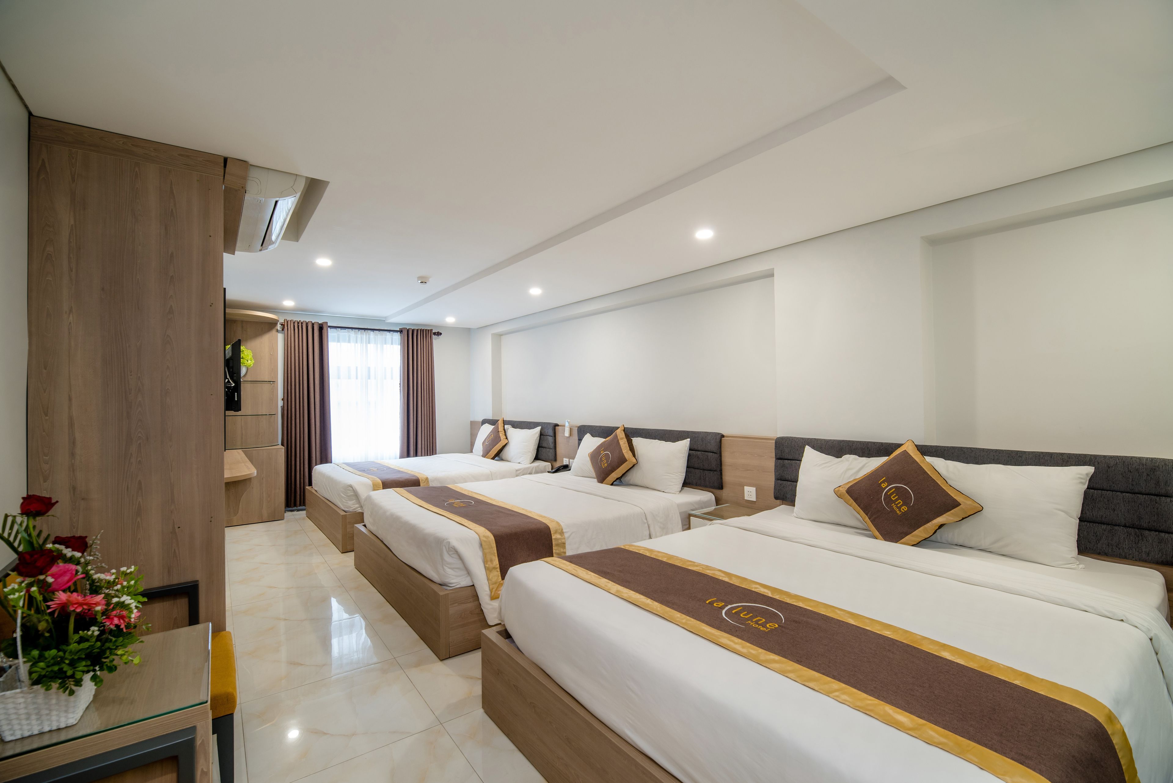 Executive Triple Room, City View | Desk, soundproofing, free WiFi