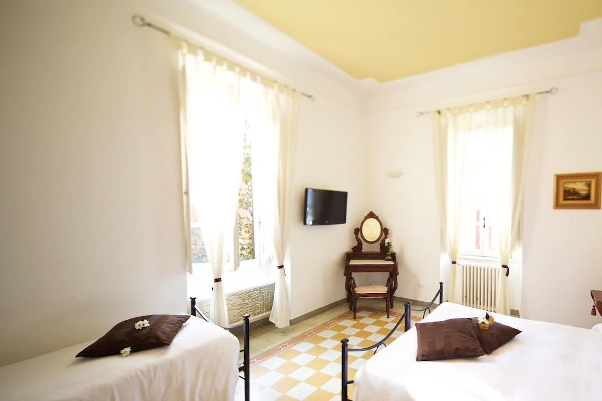Tripla Deluxe, vista giardino | Biancheria da letto di alta qualità, copriletto in piuma, minibar