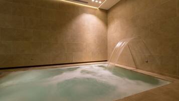 Piscine extérieure (ouverte en saison)