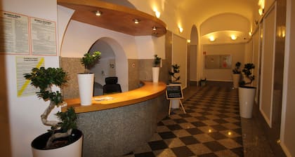 One Lucky Hostel - Old Town