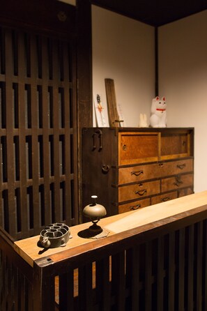 Reception - Ryokan Mugen (Kyoto)