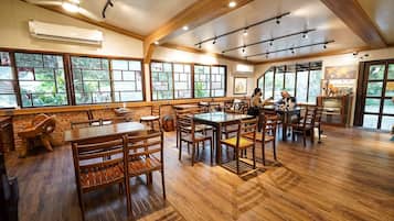 Coffee shop