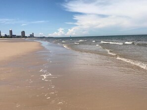 White sand, free beach shuttle - Raincondo Ampere (Cha-am)