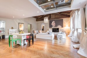 Apartment, 1 Bedroom | Living area
