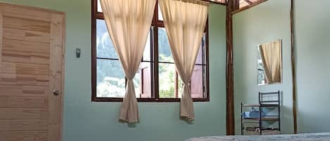 Traditional Double Room | Blackout drapes, bed sheets