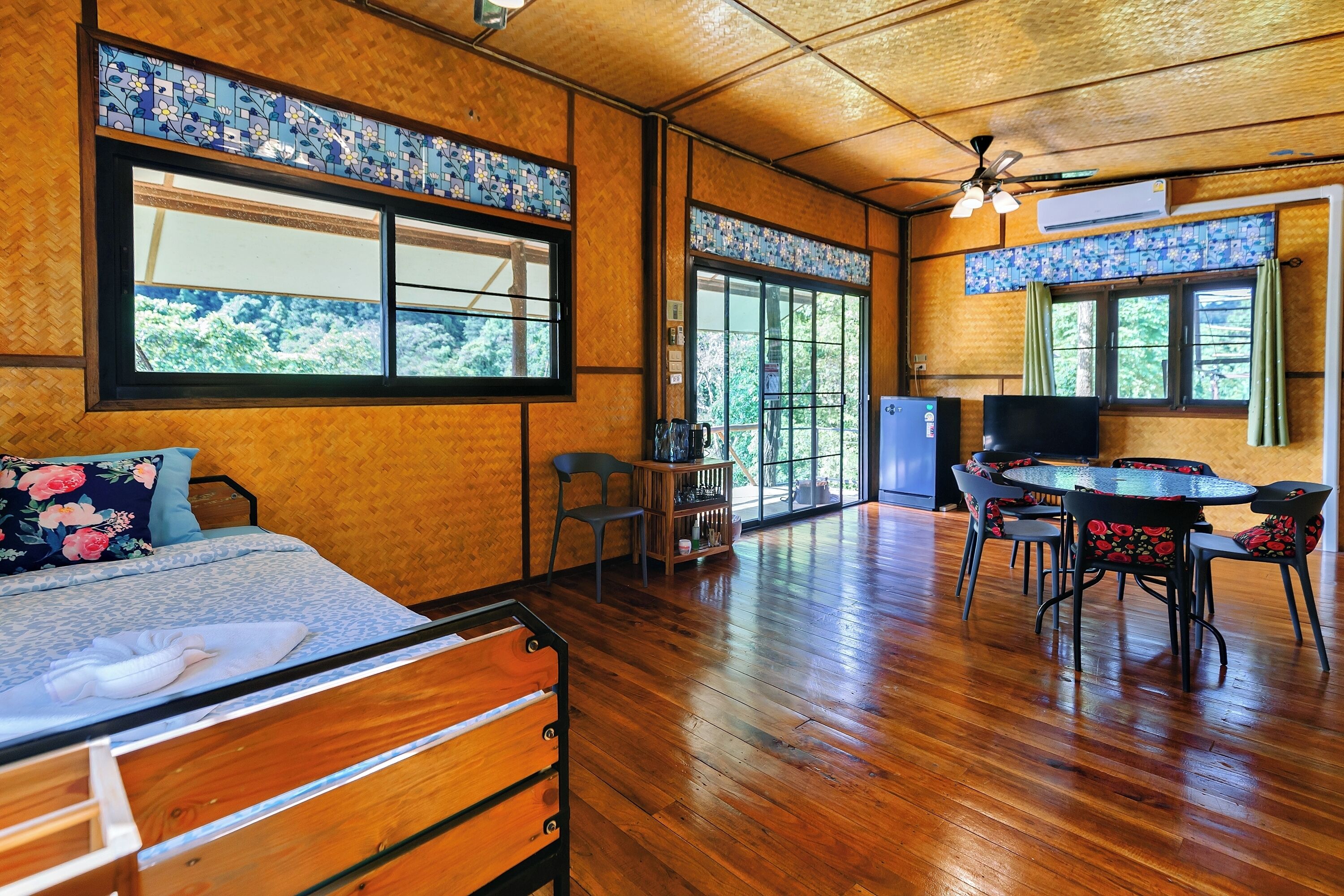 Chambre Familiale | Rideaux occultants, draps fournis