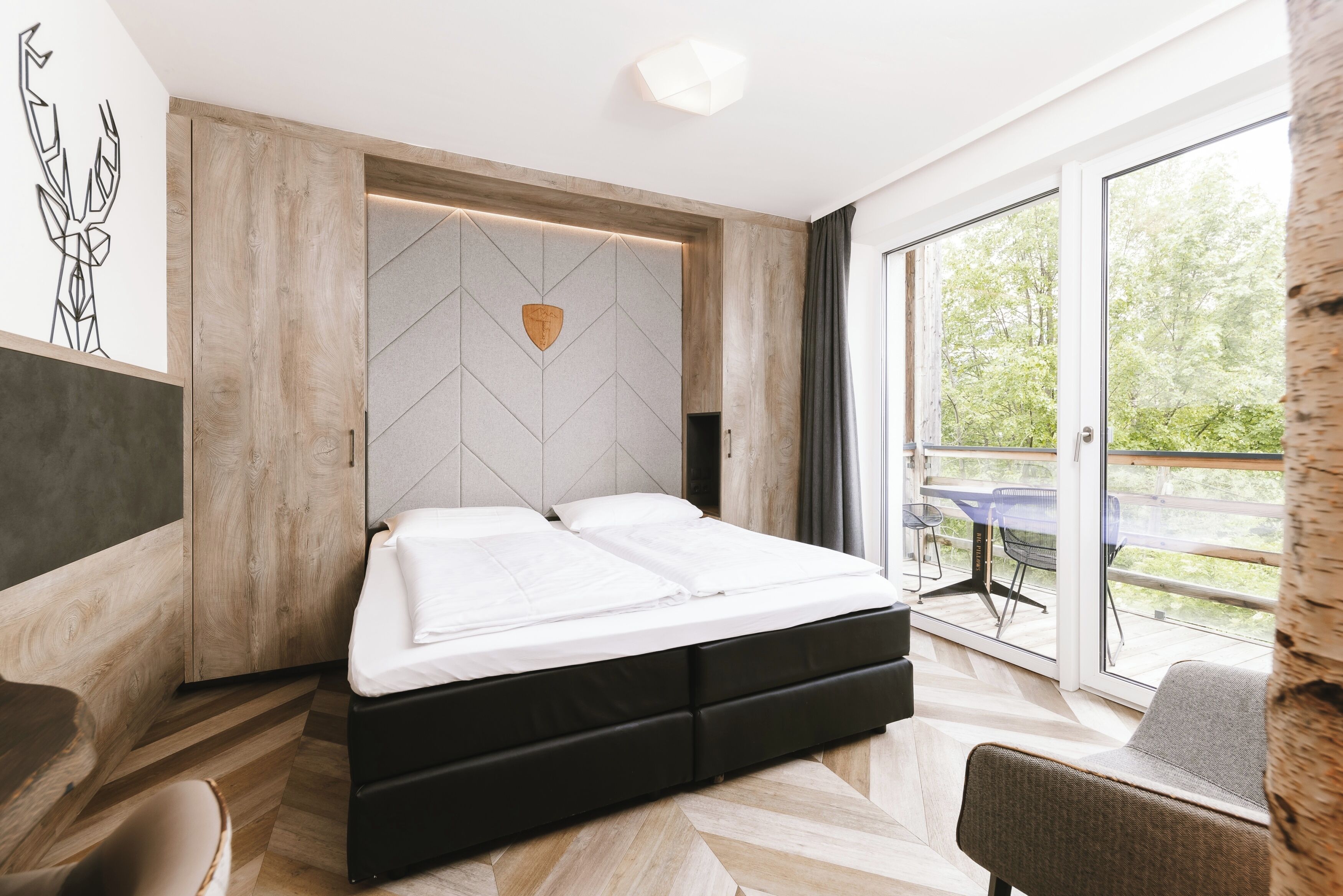 superior double room | 1 bedroom, premium bedding, in-room safe, desk