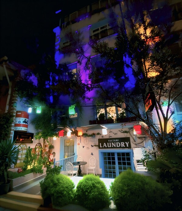 Front of property - Paris Garden Hotel Istanbul (Istanbul)