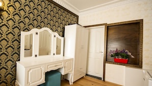 Premium bedding, in-room safe, soundproofing, iron/ironing board - Paris Garden Hotel Istanbul (Istanbul)