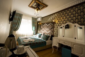 Superior Double Room, 1 Katil Ratu (Queen), Balcony, City View | Peralatan tempat tidur premium, peti besi dalam bilik, kalis bunyi 