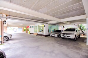 Parking - Capital O 411 Grandview Condo 15 (Bangkok)