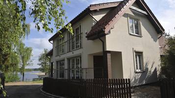 Mặt tiền nơi lưu trú