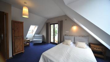 Double Room, Lake View | Iron/ironing board, free cots/infant beds, free WiFi