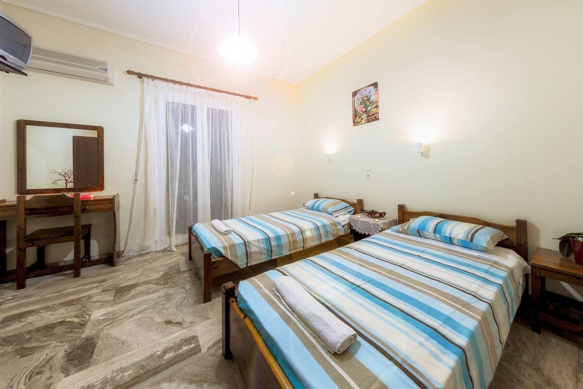 In-room safe, iron/ironing board, free WiFi, bed sheets