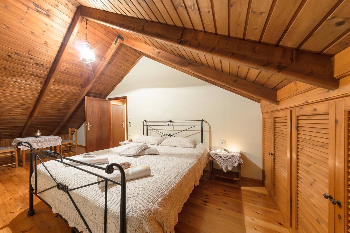 In-room safe, iron/ironing board, free WiFi, bed sheets
