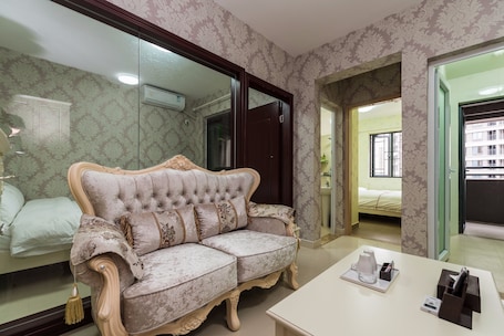 Business Suite | Room amenity. She He Apartment Shenzhen Science Park Branch