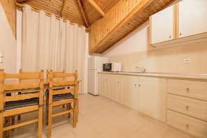 Apartment, 3 Schlafzimmer | Eigene Küche | Kühlschrank