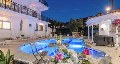 Denise Studios & Apartments