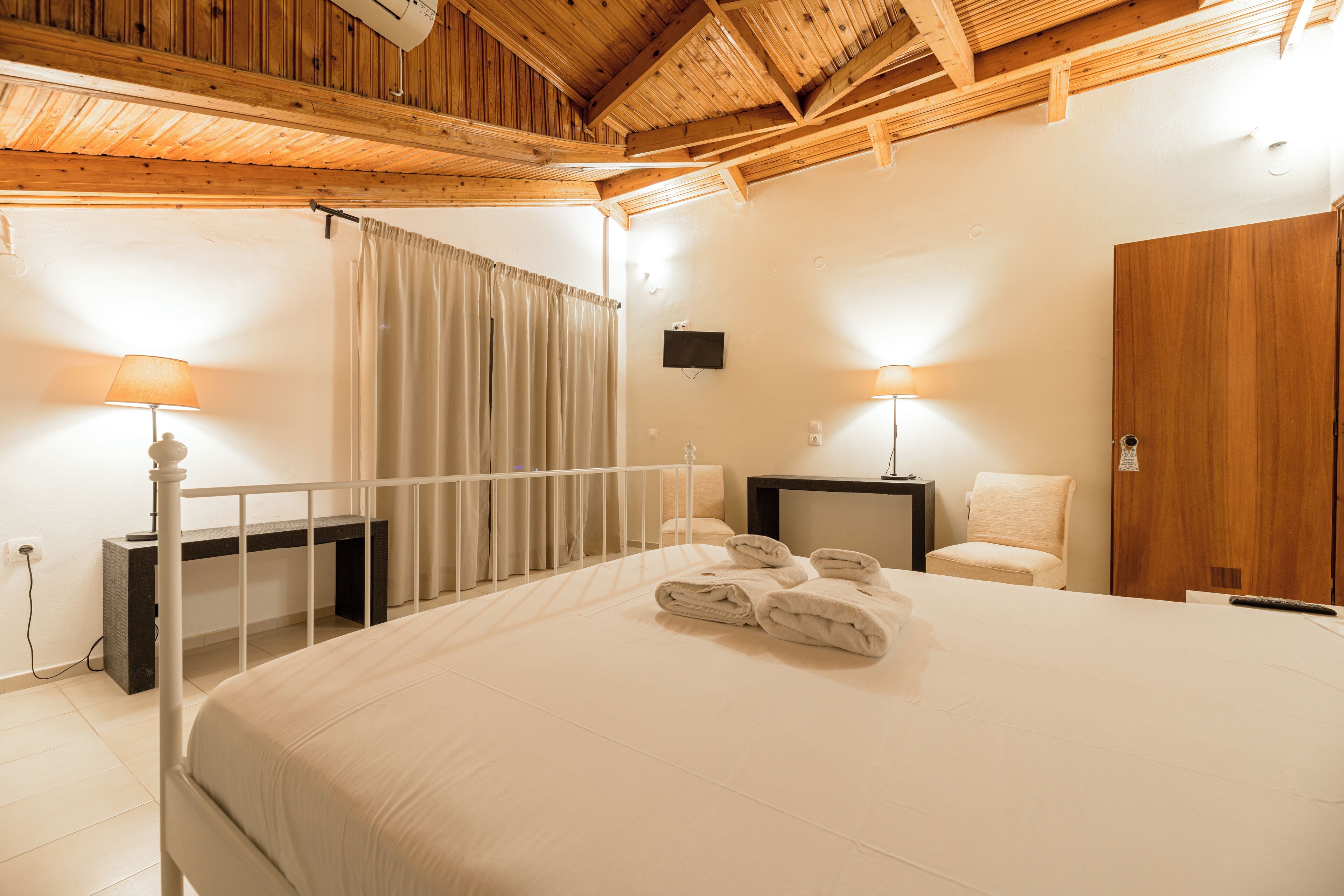 apartment, 3 bedrooms | 2 bedrooms, in-room safe, iron/ironing board, free wifi