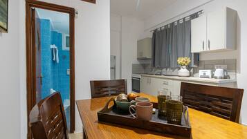 Apartment, 1 Bedroom | In-room dining