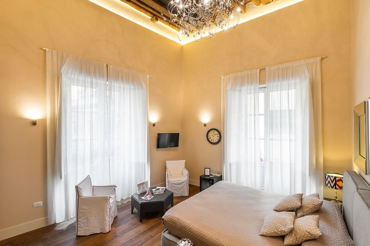Exclusive Room, 1 King Bed, City View