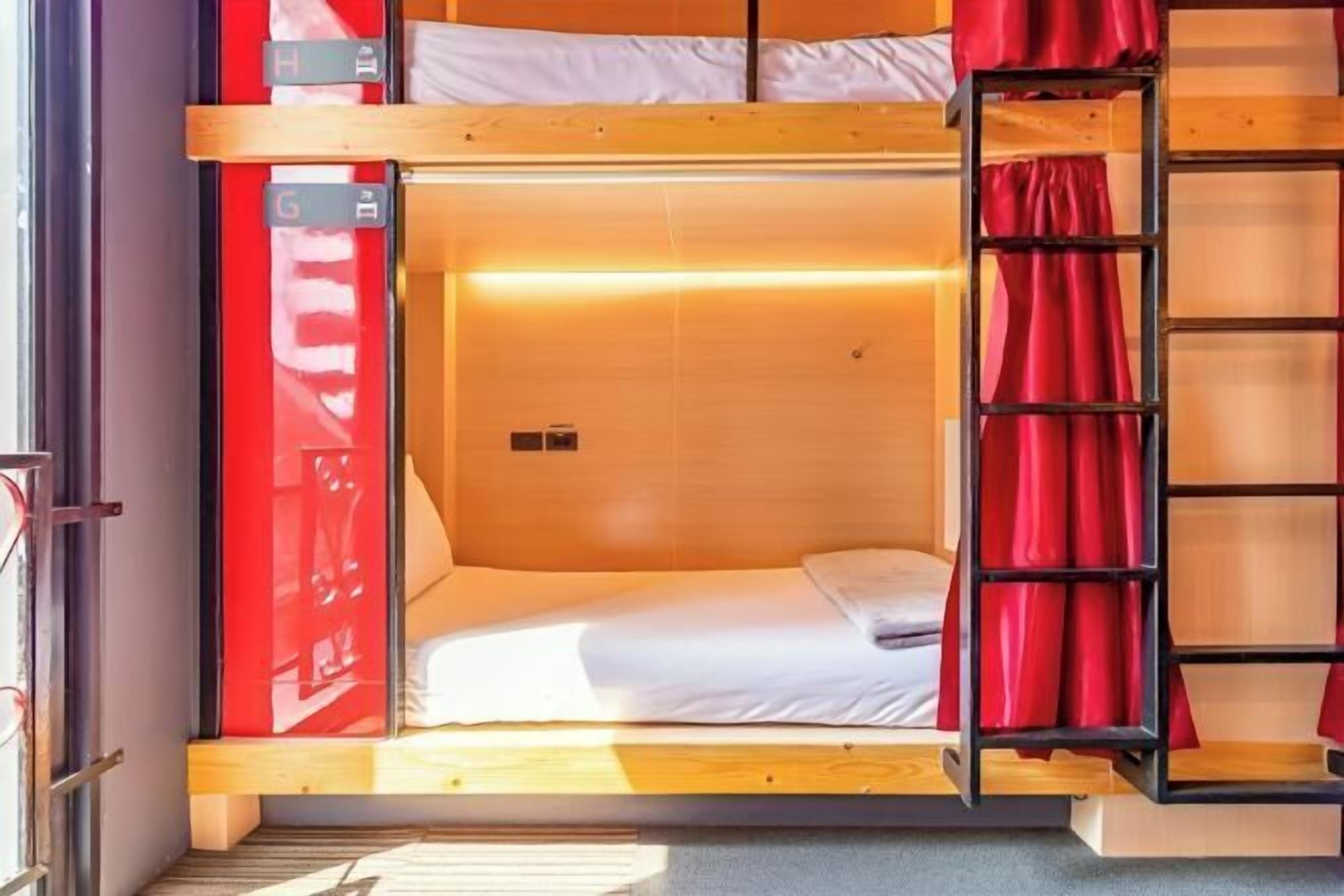 Wi-Fi de cortesia, roupa de cama