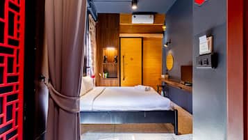 Suite On Ground Floor | 1 bedroom, free WiFi, bed sheets