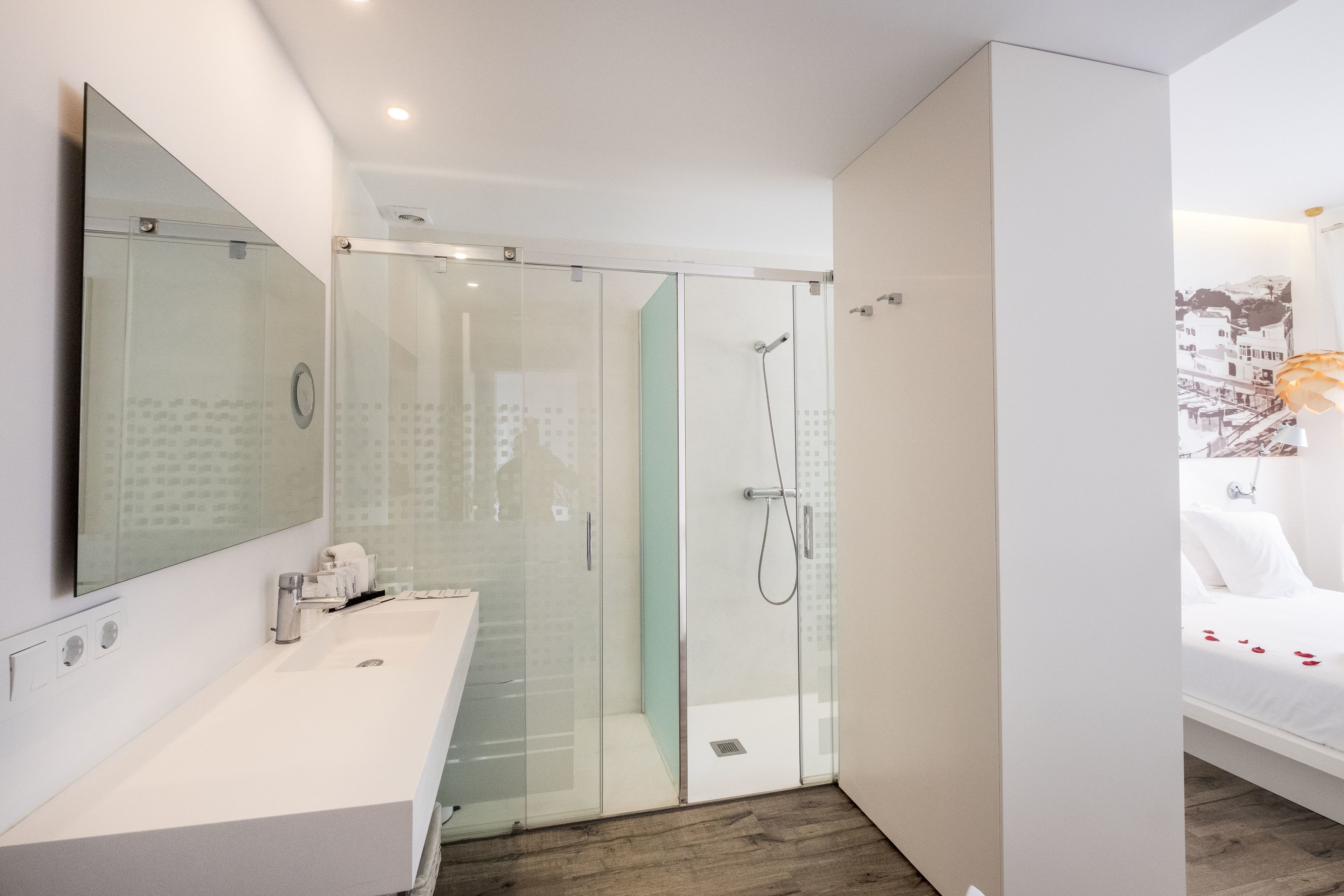 double room | premium bedding, minibar, in-room safe, soundproofing