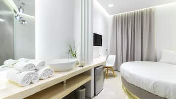 Deluxe tweepersoonskamer | Woonruimte | Een smart-tv