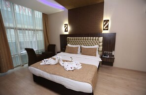 Ropa de cama de alta calidad, escritorio y wifi gratis 